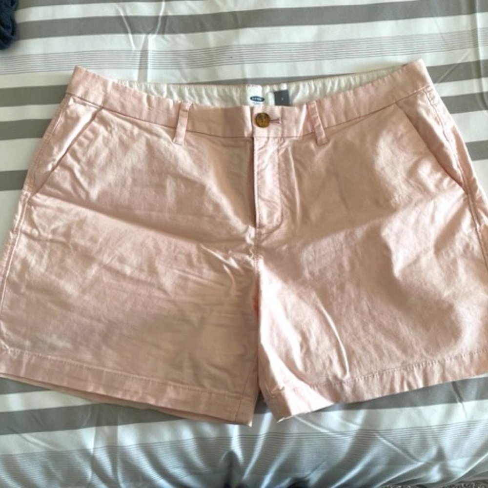 Pale pink chino shorts with pockets